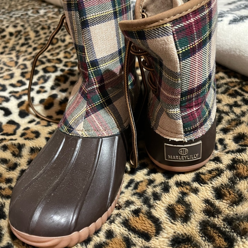 Marleylilly lace up boots. Brand new only worn once. Size 8